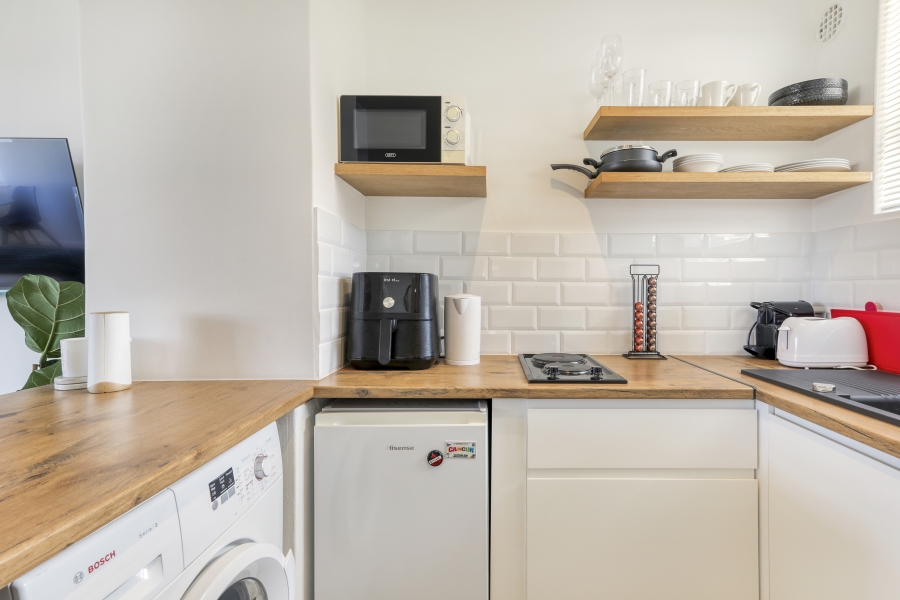 To Let 1 Bedroom Property for Rent in Green Point Western Cape